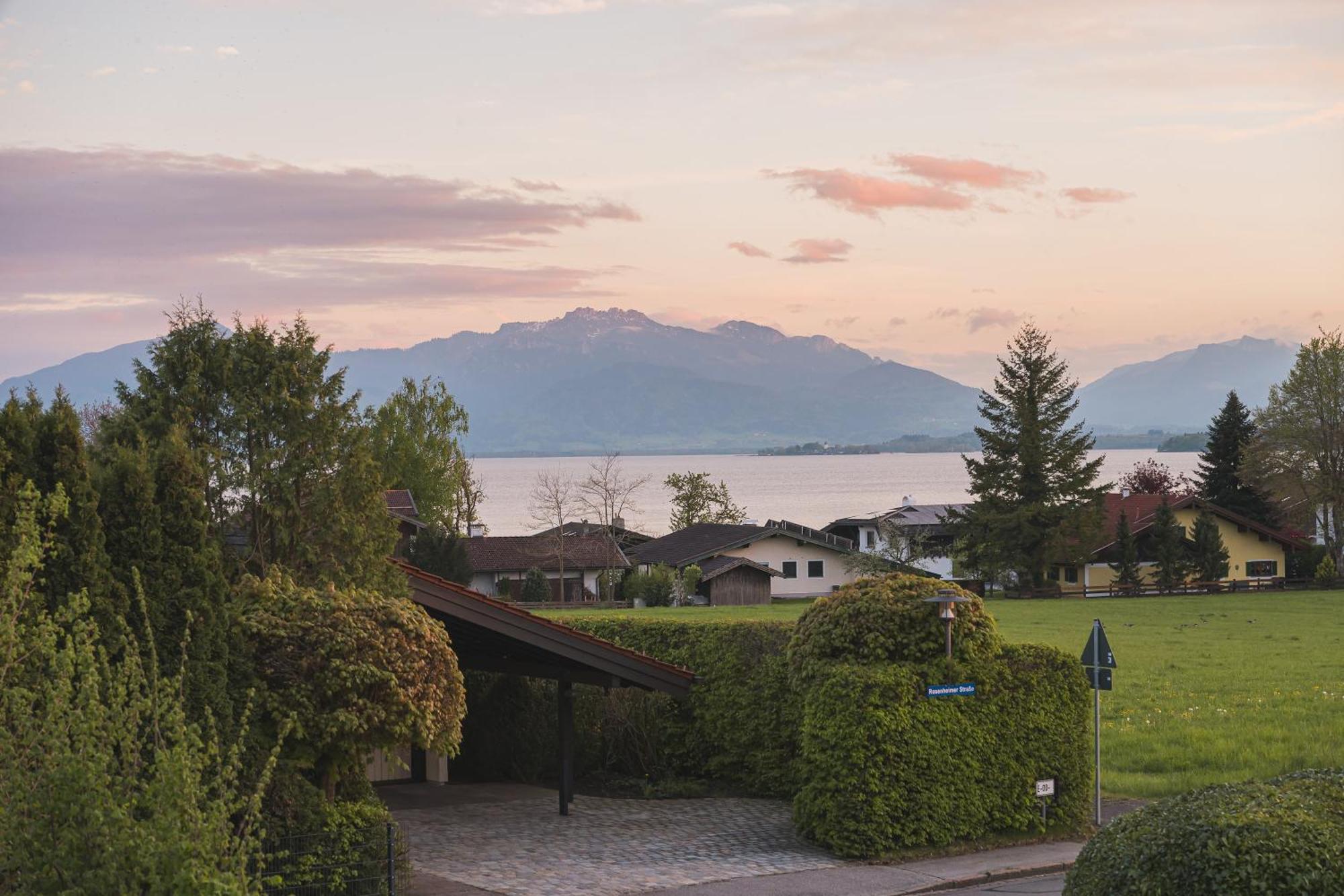 Chalet Am See - Seeblick Bergblick Modern Charmant Neu Seeon-Seebruck Zewnętrze zdjęcie